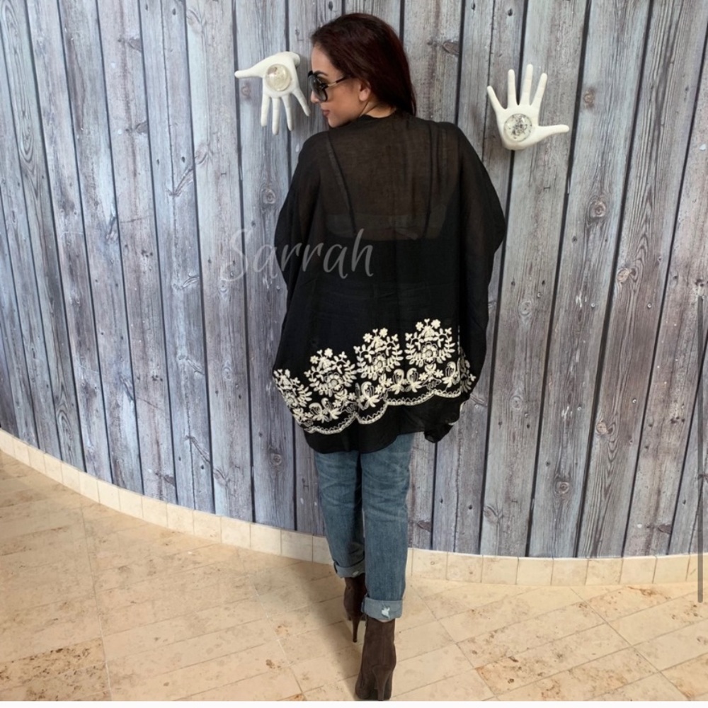 Last 1 New Boho Floral Embroidered Swimsuit Cover - Picture 3 of 6